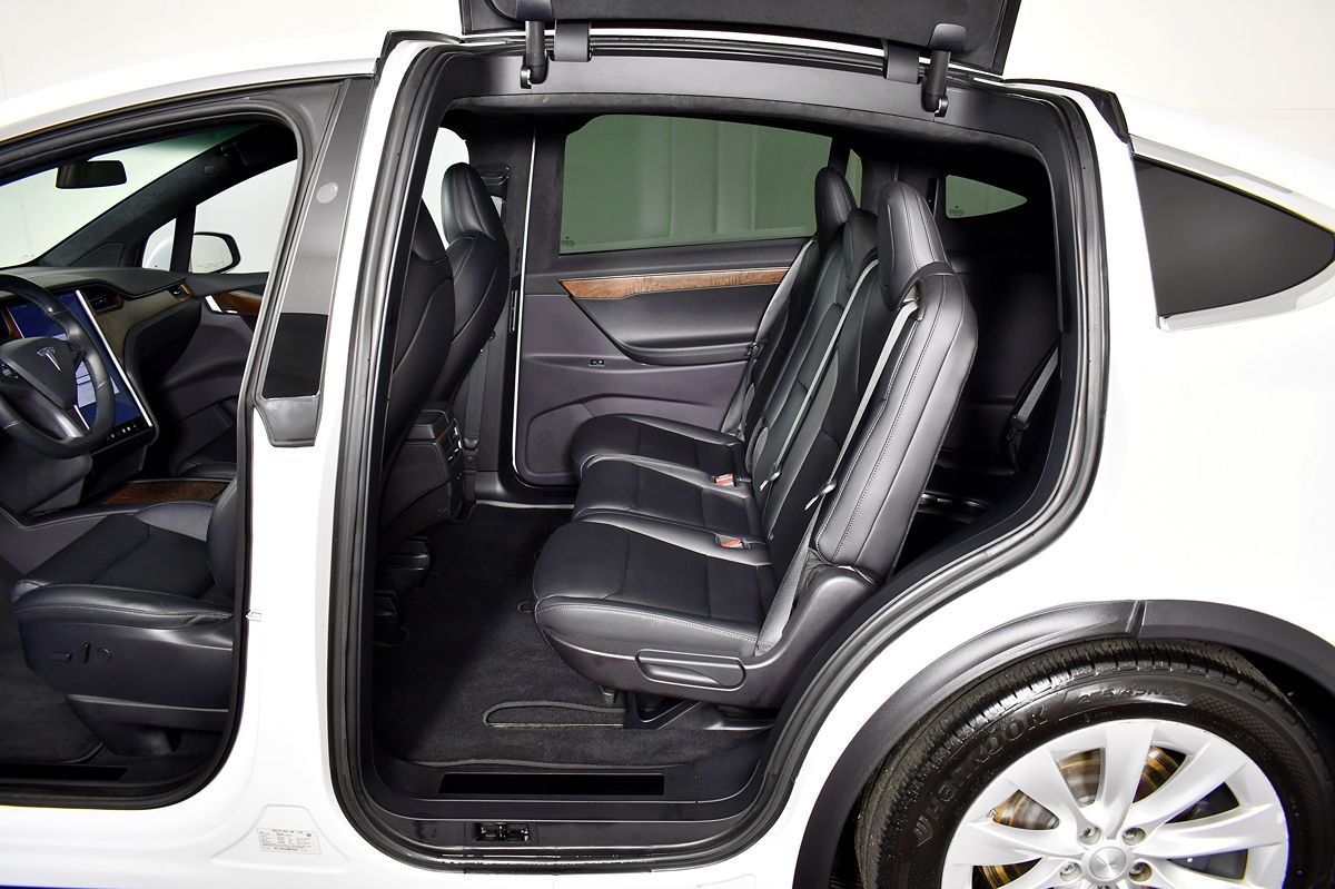2021 Tesla Model X Long Range photo 33