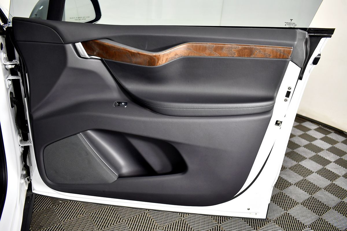 2021 Tesla Model X Long Range photo 38