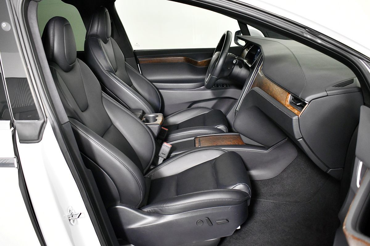 2021 Tesla Model X Long Range photo 39
