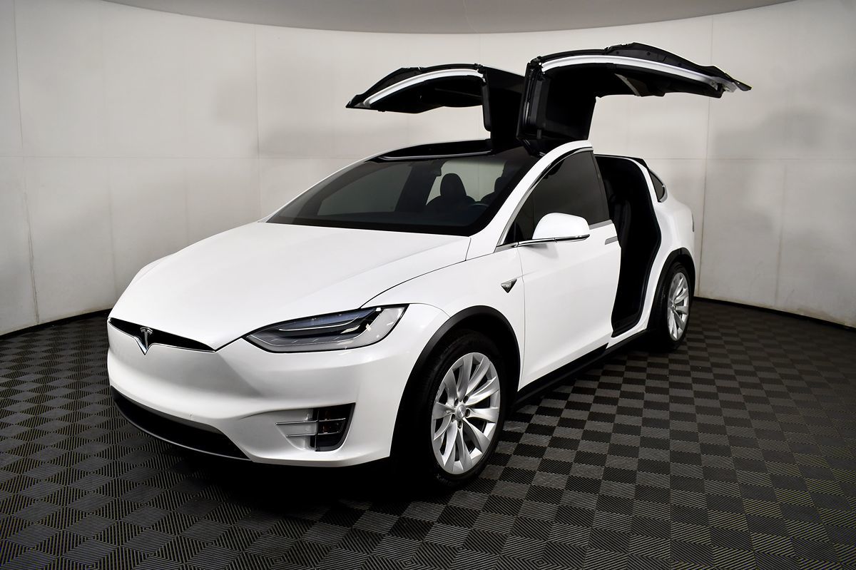 2021 Tesla Model X Long Range photo 12
