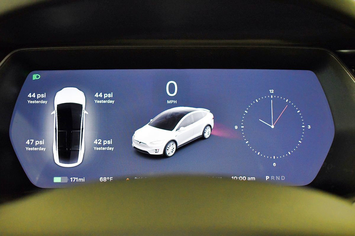 2021 Tesla Model X Long Range photo 26