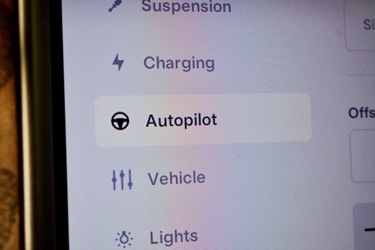 2021 Tesla Model X Long Range photo 30