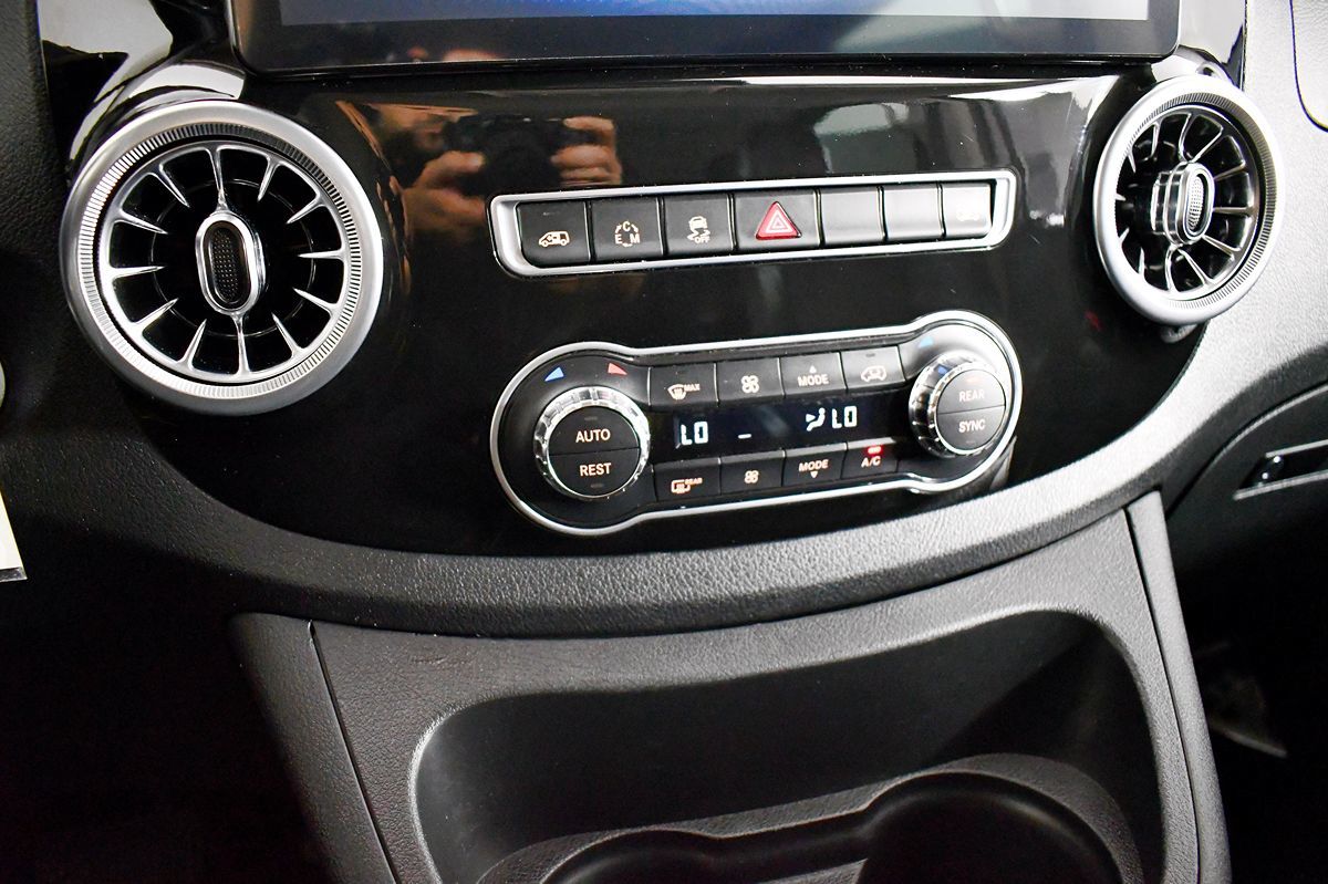 2016 Mercedes Benz Metris Passenger Van photo 31