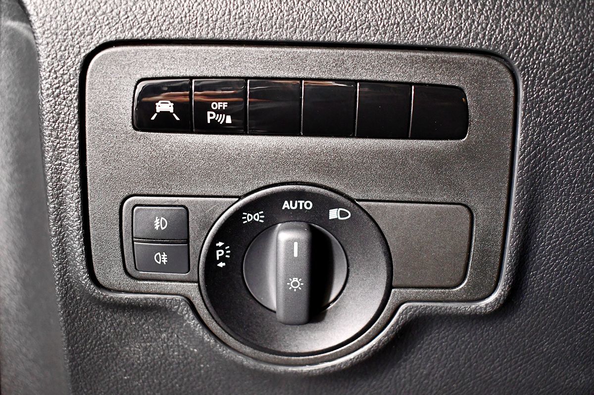 2016 Mercedes Benz Metris Passenger Van photo 47