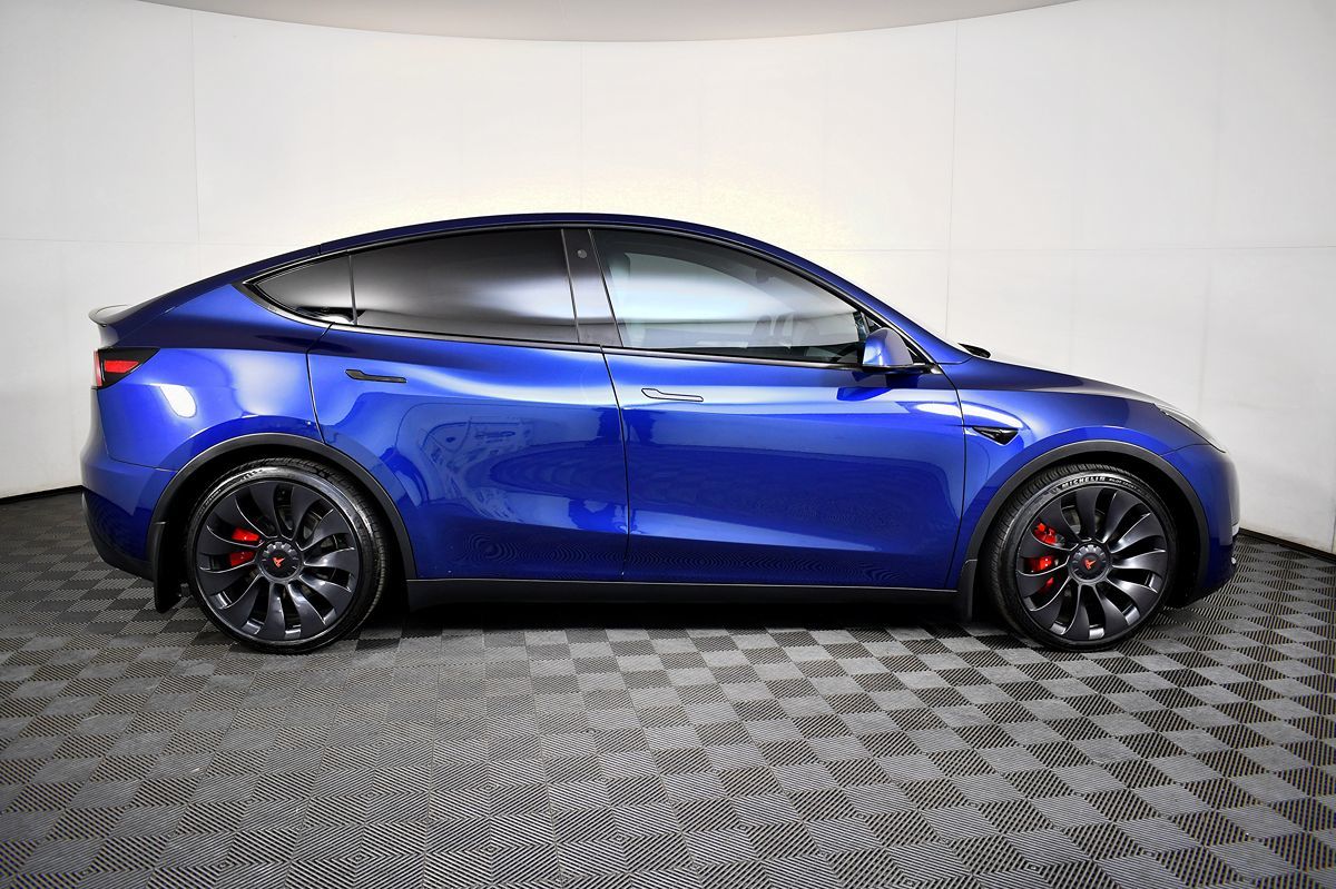2023 Tesla Model Y Performance photo 7