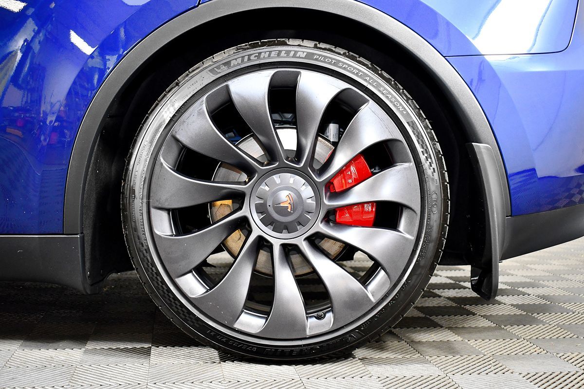 2023 Tesla Model Y Performance photo 42