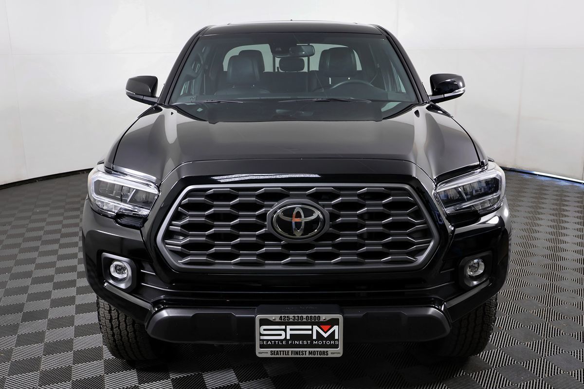 2023 Toyota Tacoma TRD photo 3