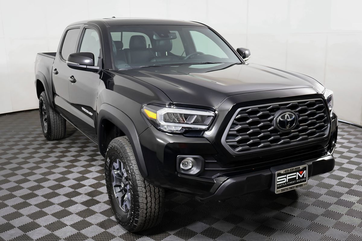 2023 Toyota Tacoma TRD photo 4