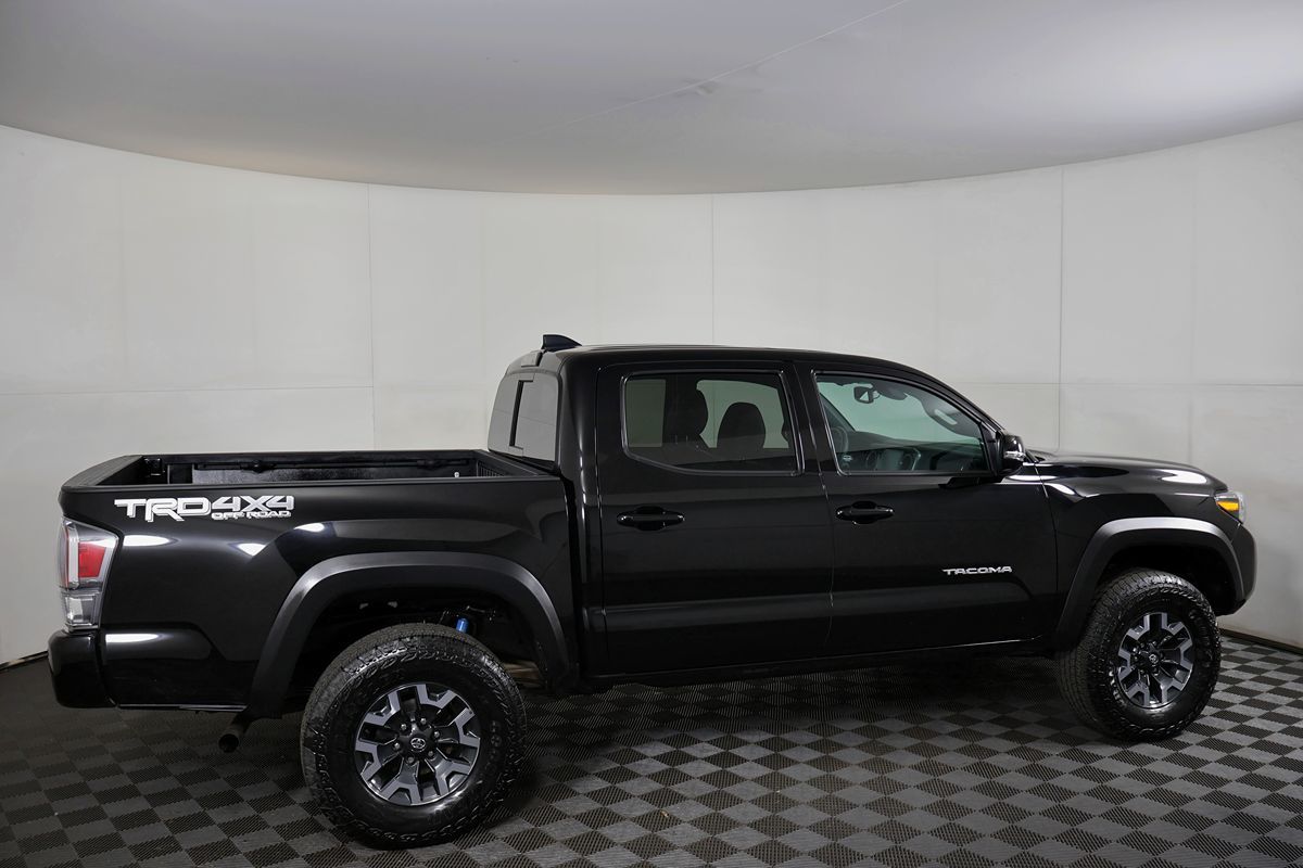 2023 Toyota Tacoma TRD photo 6