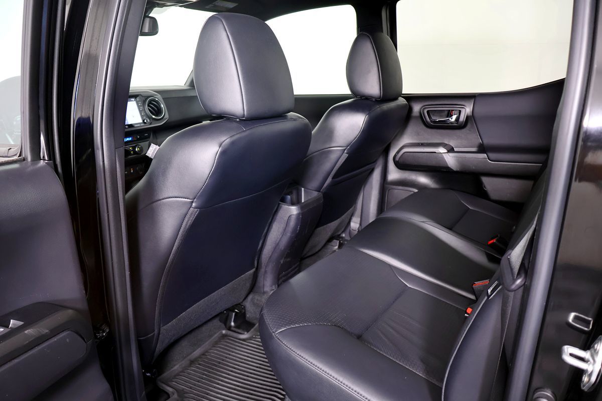 2023 Toyota Tacoma TRD photo 21