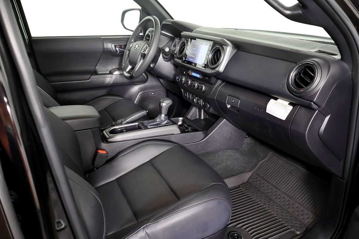 2023 Toyota Tacoma TRD photo 29