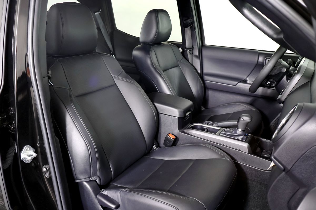 2023 Toyota Tacoma TRD photo 30