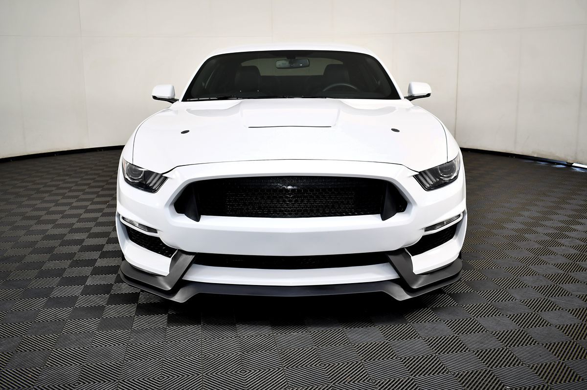 2017 Ford Mustang GT Premium photo 2