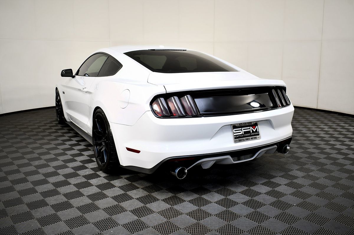 2017 Ford Mustang GT Premium photo 9