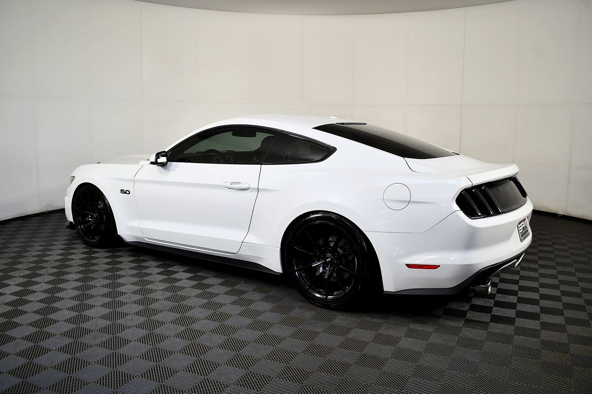 2017 Ford Mustang GT Premium photo 10