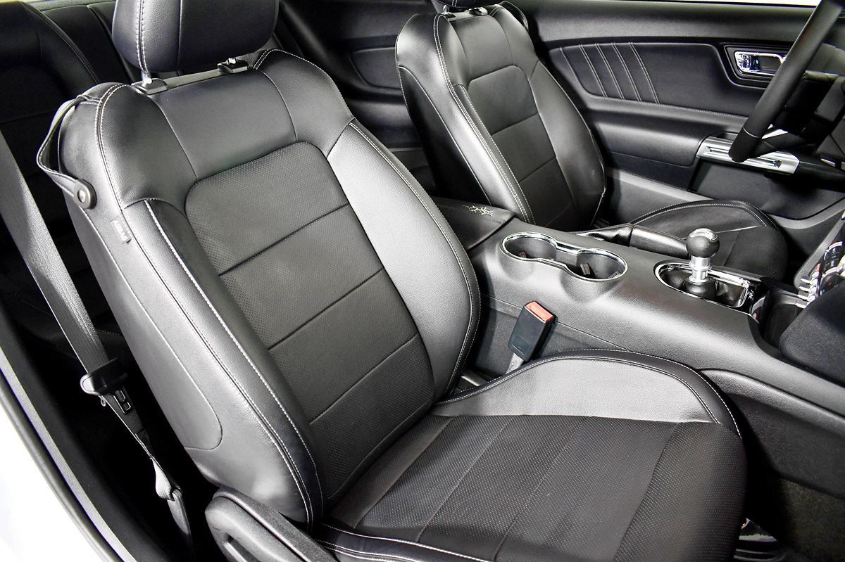 2017 Ford Mustang GT Premium photo 41