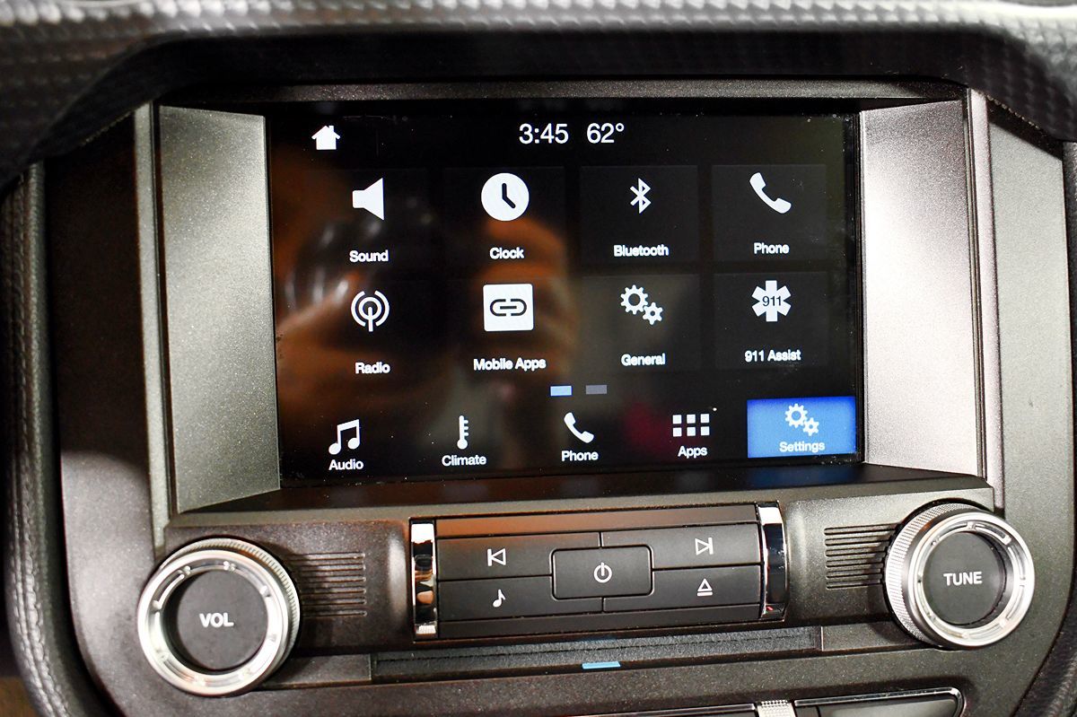 2017 Ford Mustang GT Premium photo 29