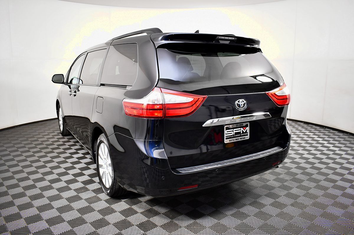 2015 Toyota Sienna Limited Premium photo 11