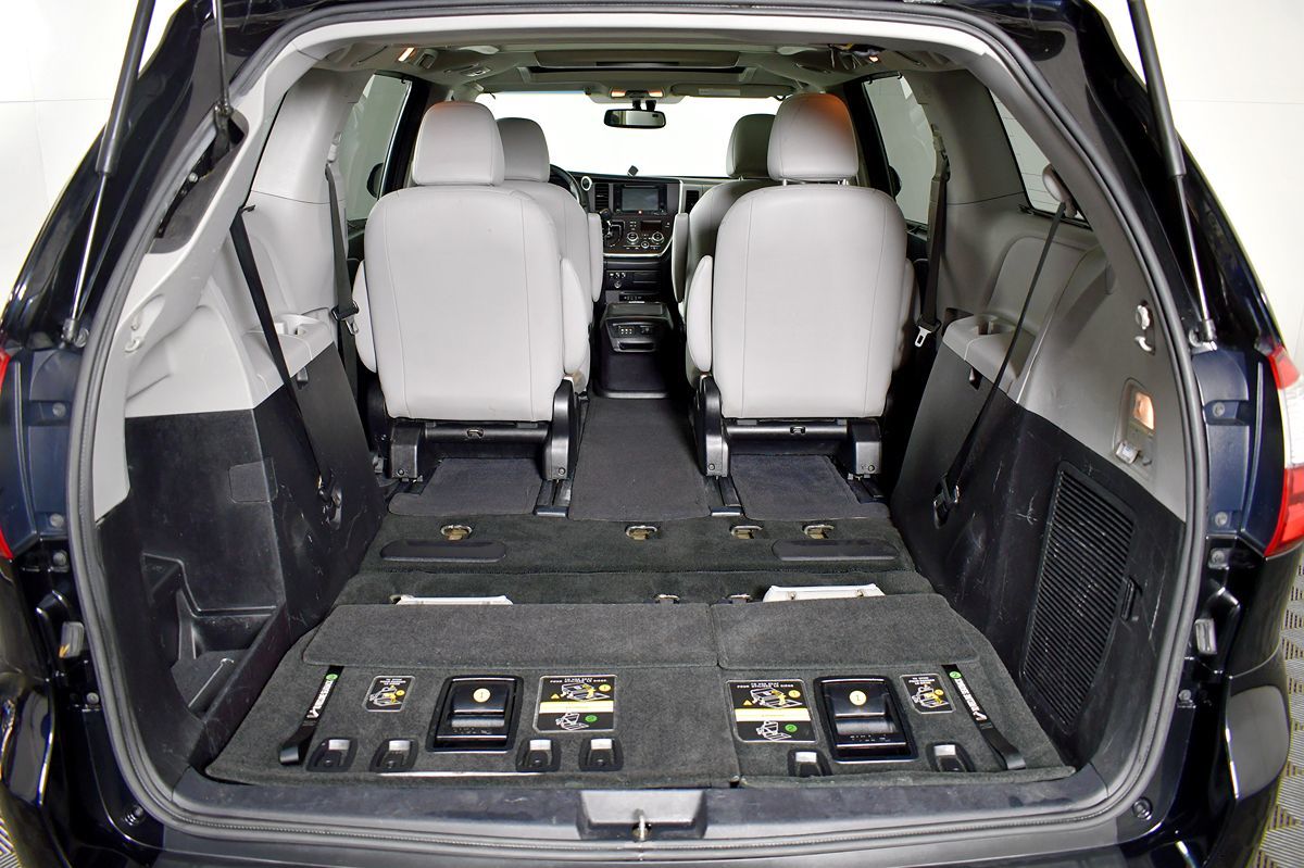 2015 Toyota Sienna Limited Premium photo 47