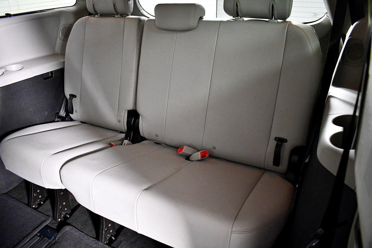 2015 Toyota Sienna Limited Premium photo 40
