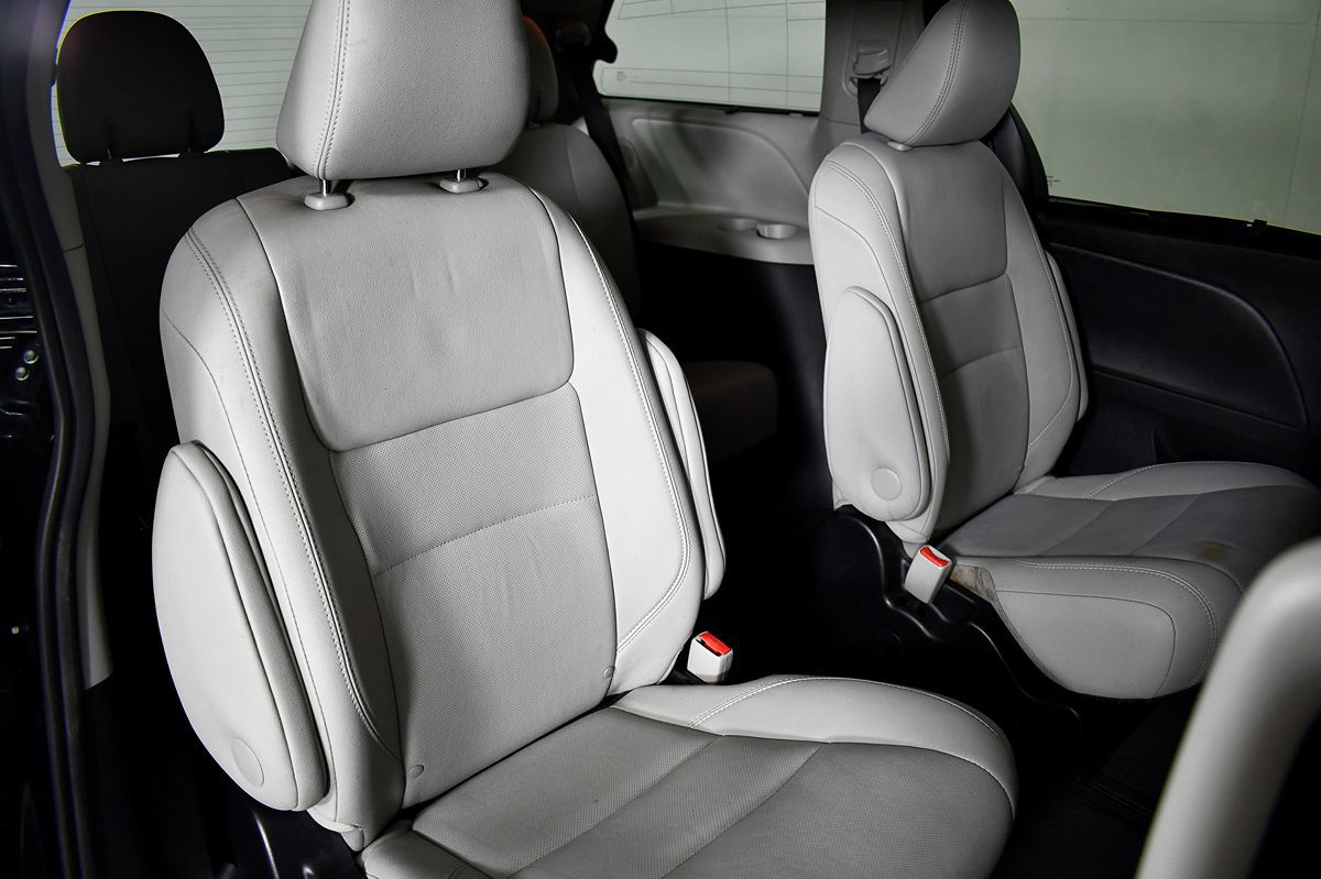2015 Toyota Sienna Limited Premium photo 44