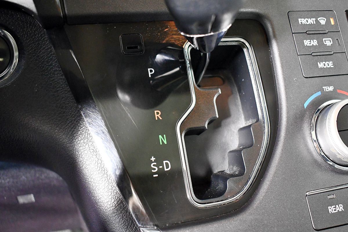 2015 Toyota Sienna Limited Premium photo 32