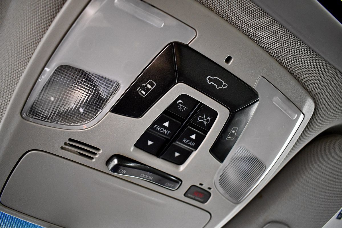 2015 Toyota Sienna Limited Premium photo 37