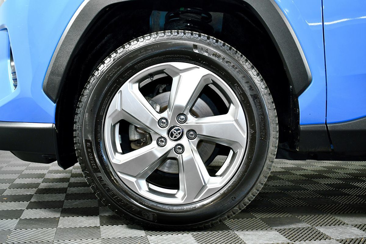 2021 Toyota RAV4 Hybrid XLE Premium photo 50