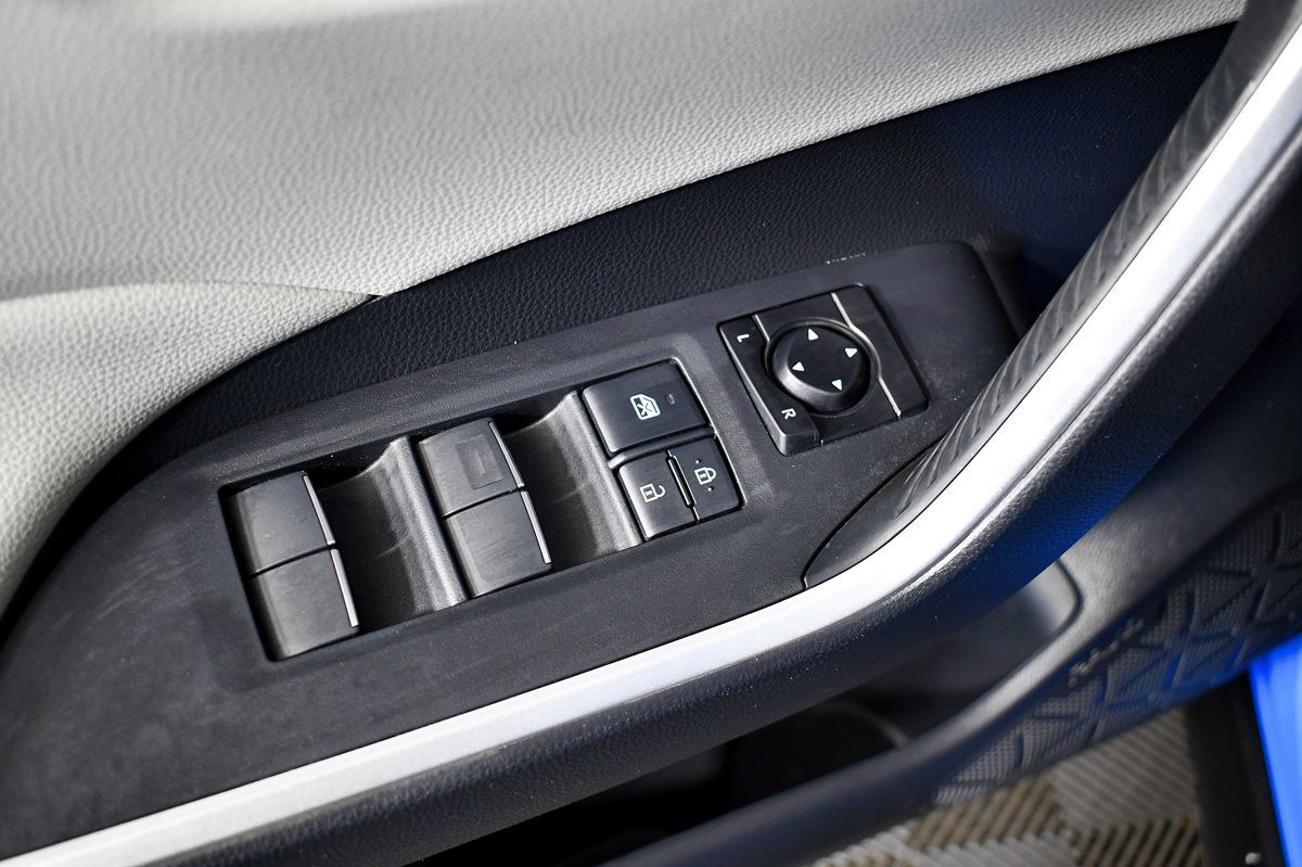 2021 Toyota RAV4 Hybrid XLE Premium photo 15