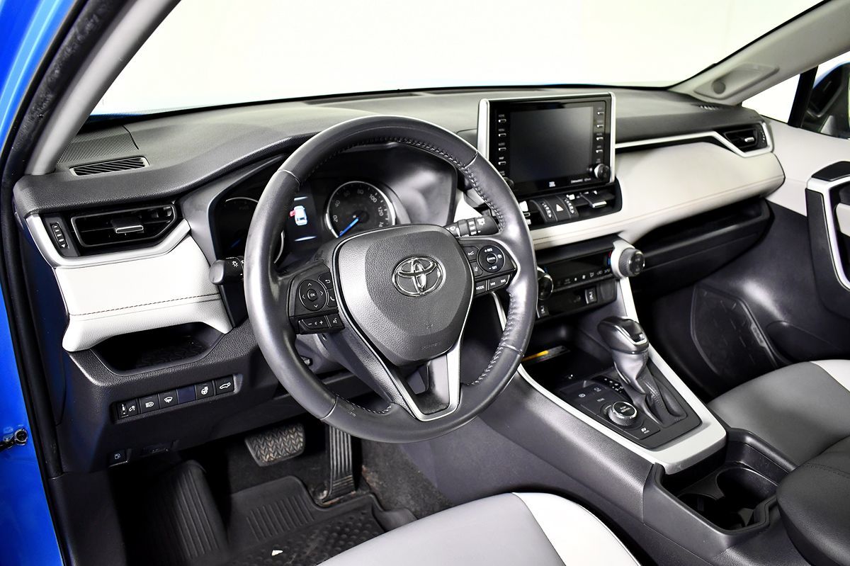 2021 Toyota RAV4 Hybrid XLE Premium photo 19