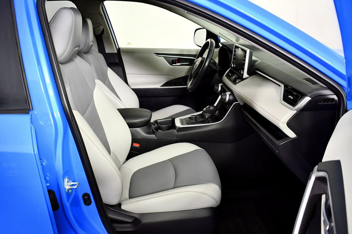 2021 Toyota RAV4 Hybrid XLE Premium photo 40