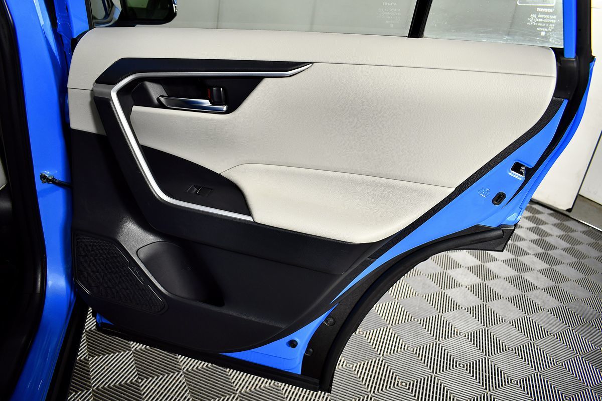 2021 Toyota RAV4 Hybrid XLE Premium photo 42