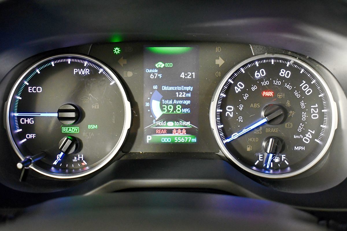 2021 Toyota RAV4 Hybrid XLE Premium photo 25