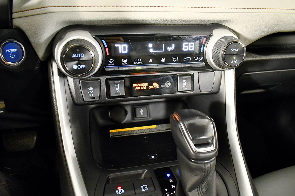 2021 Toyota RAV4 Hybrid XLE Premium photo 30