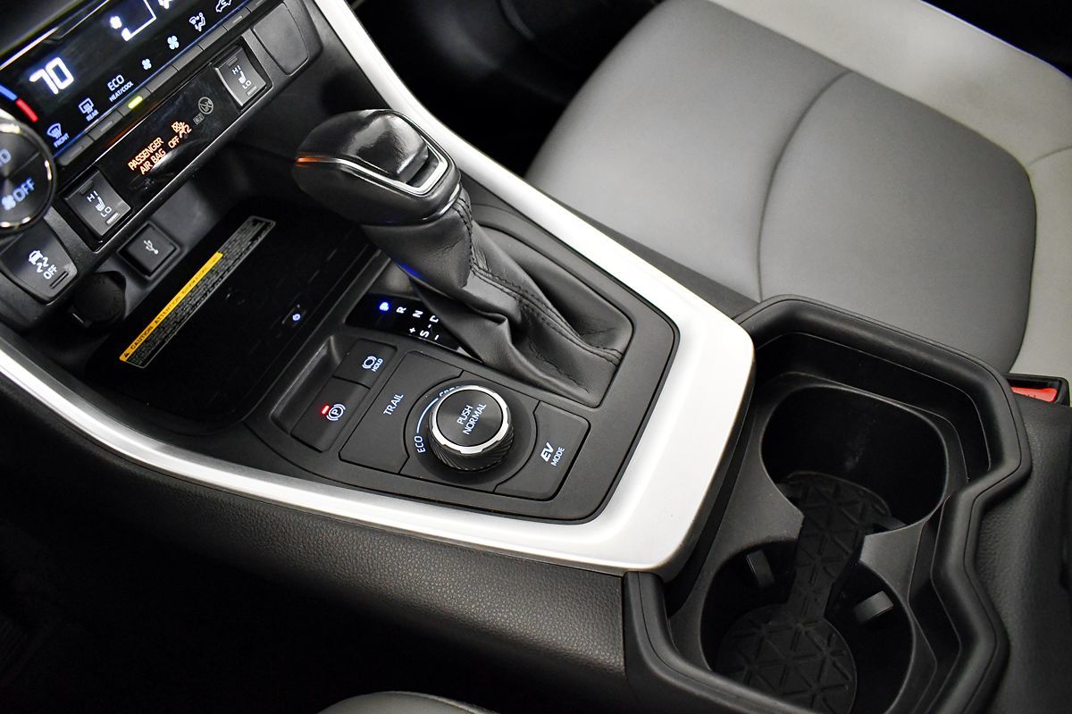 2021 Toyota RAV4 Hybrid XLE Premium photo 32