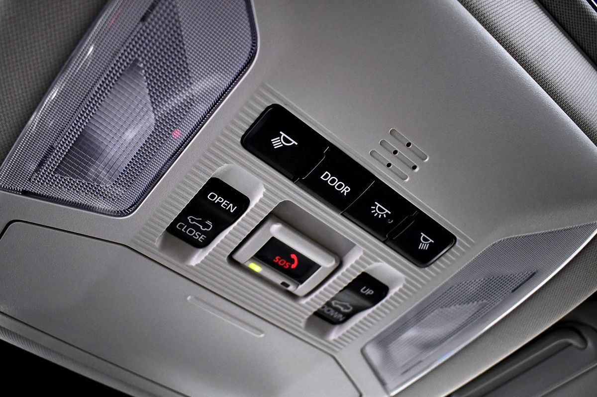 2021 Toyota RAV4 Hybrid XLE Premium photo 37