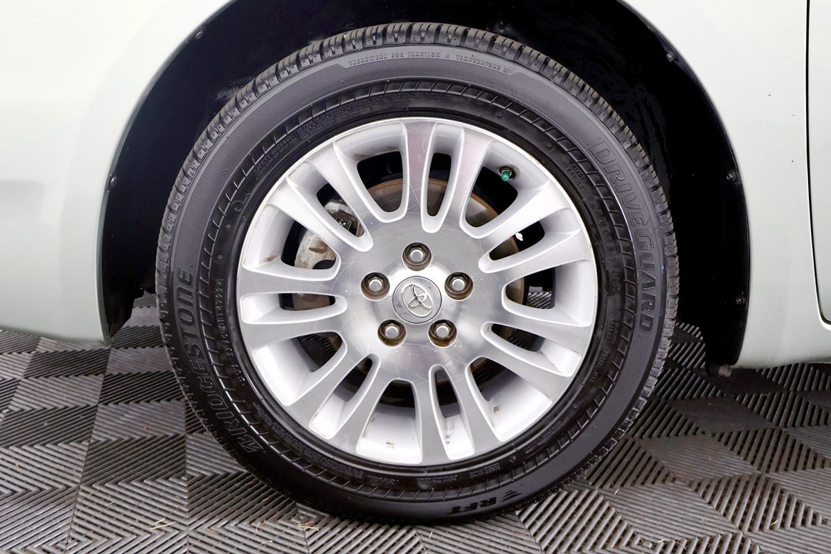 2010 Toyota Sienna XLE Limited photo 48