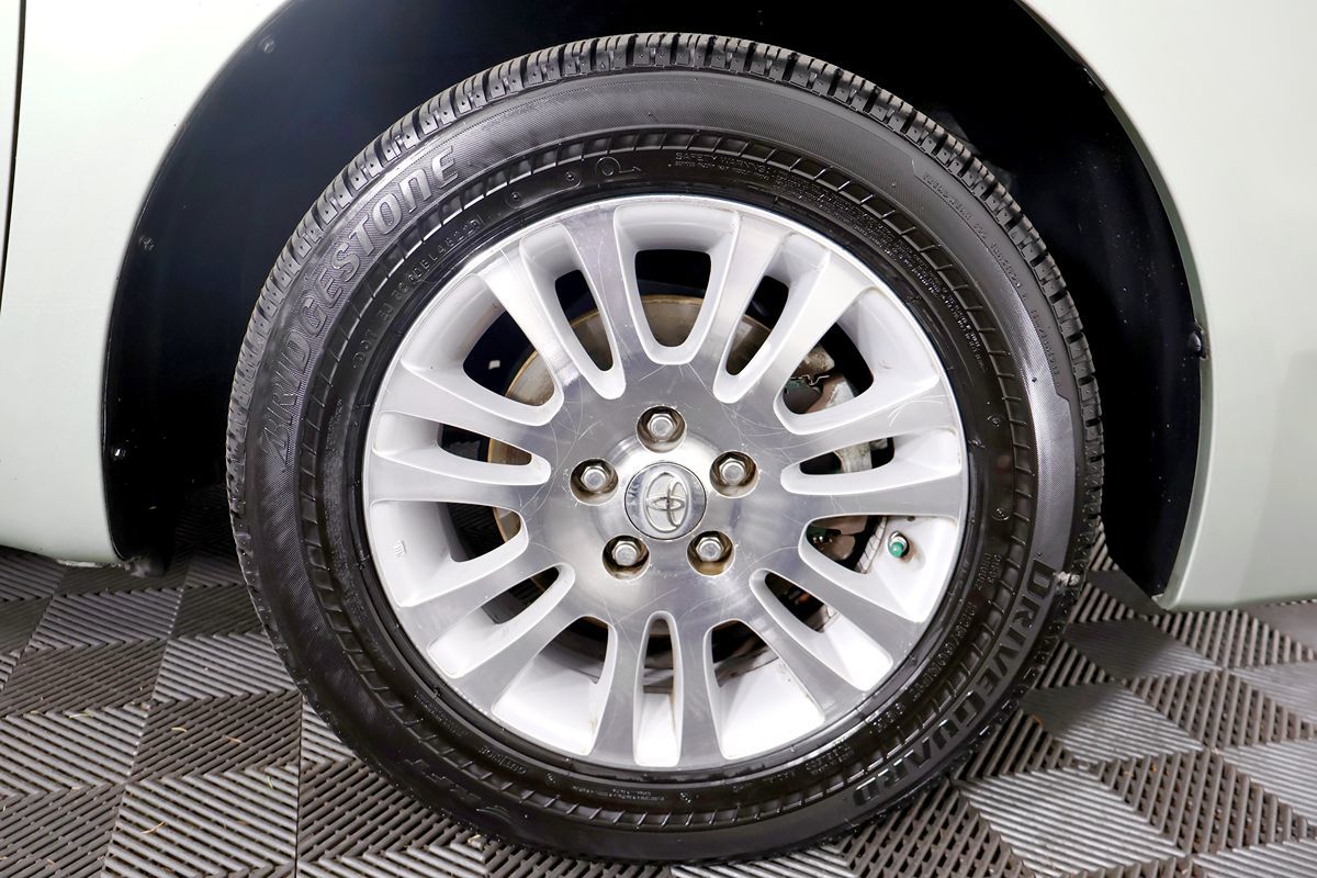 2010 Toyota Sienna XLE Limited photo 51
