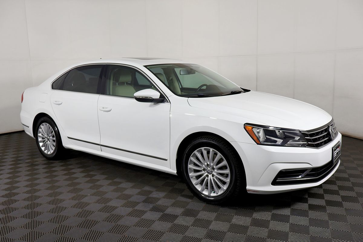 2016 Volkswagen Passat TDI SE photo 3