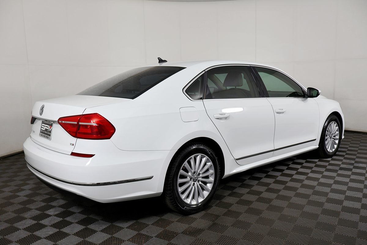 2016 Volkswagen Passat TDI SE photo 5