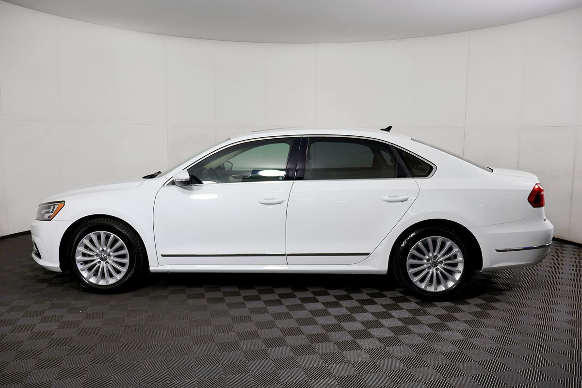 2016 Volkswagen Passat TDI SE photo 10