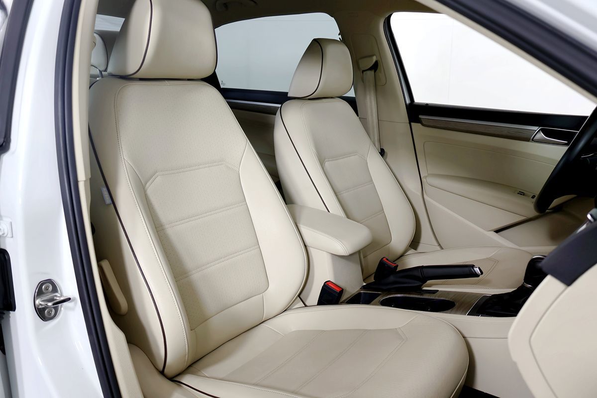 2016 Volkswagen Passat TDI SE photo 21
