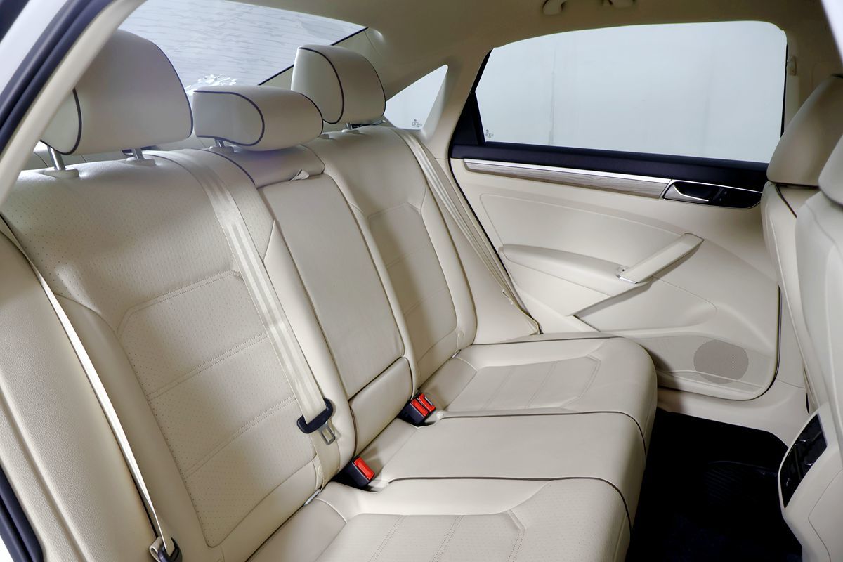 2016 Volkswagen Passat TDI SE photo 26