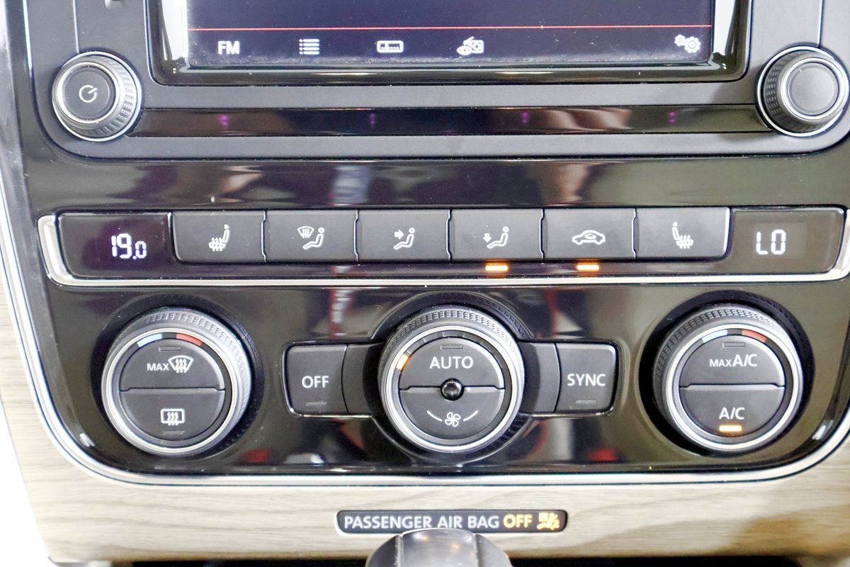 2016 Volkswagen Passat TDI SE photo 31