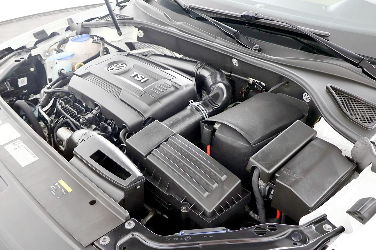 2016 Volkswagen Passat TDI SE photo 34