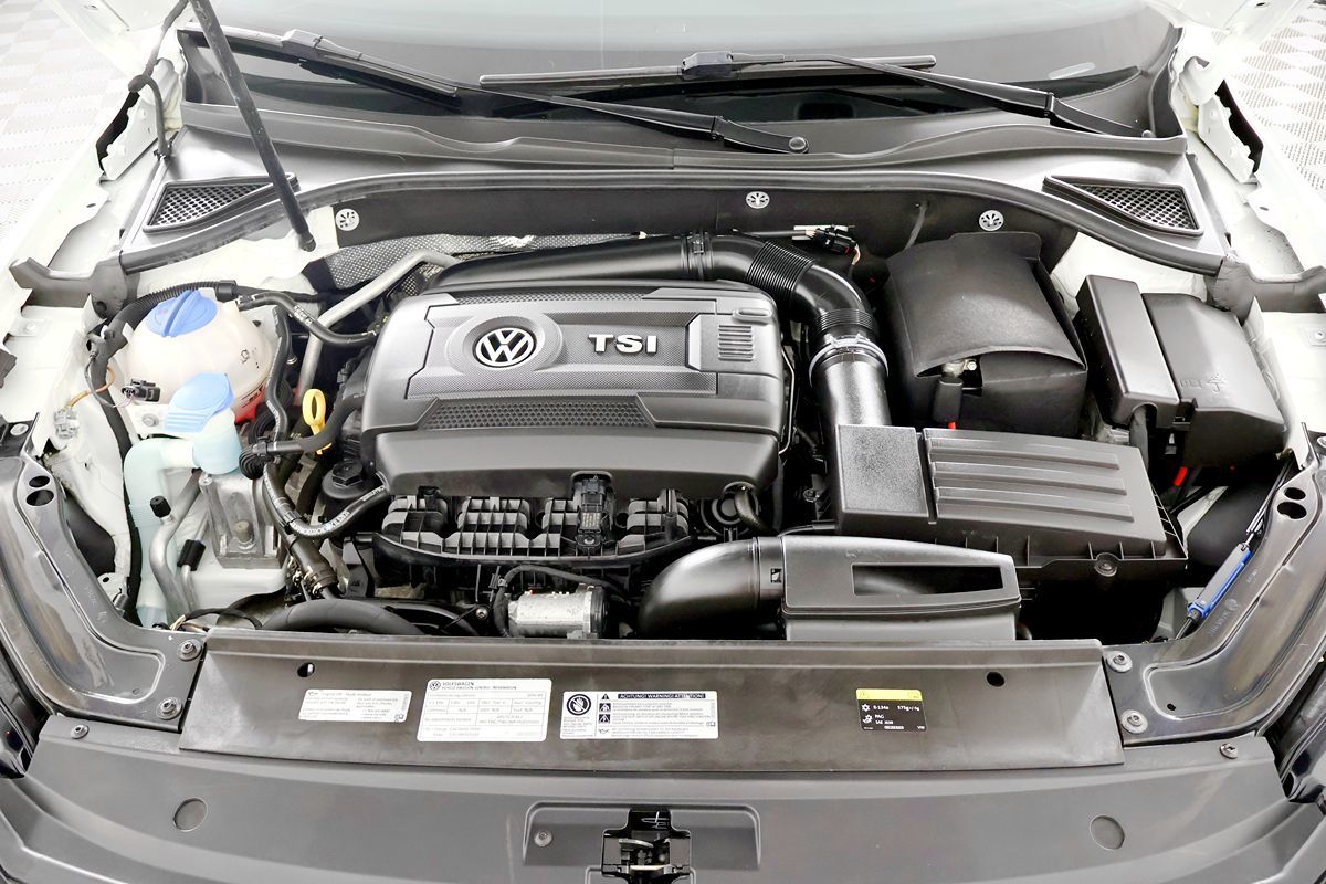 2016 Volkswagen Passat TDI SE photo 35