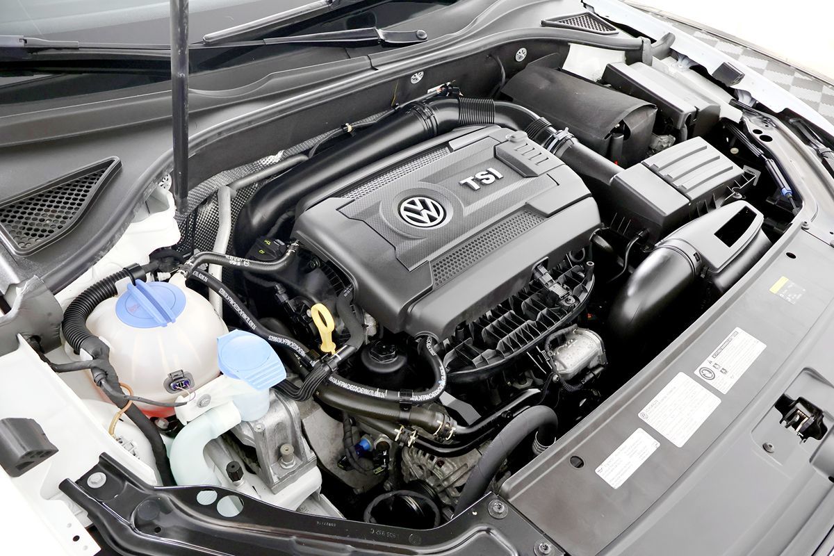 2016 Volkswagen Passat TDI SE photo 36