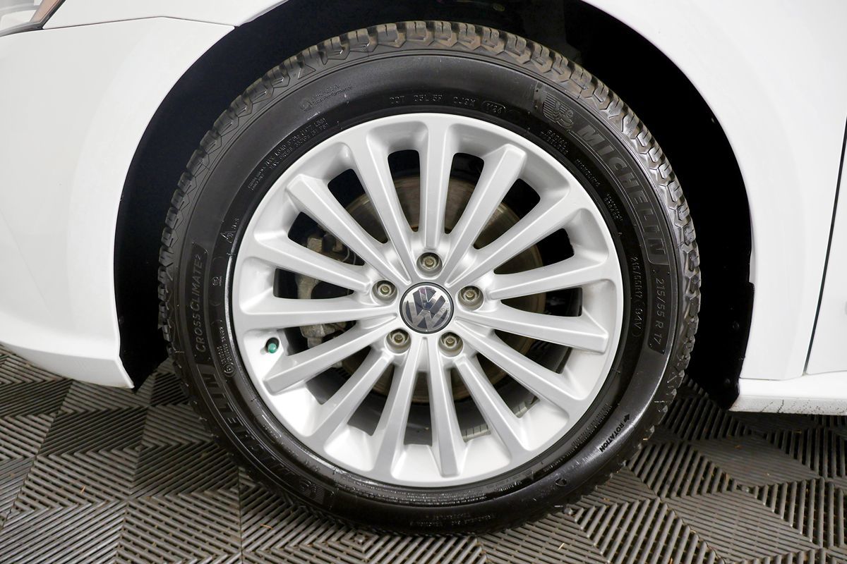 2016 Volkswagen Passat TDI SE photo 37