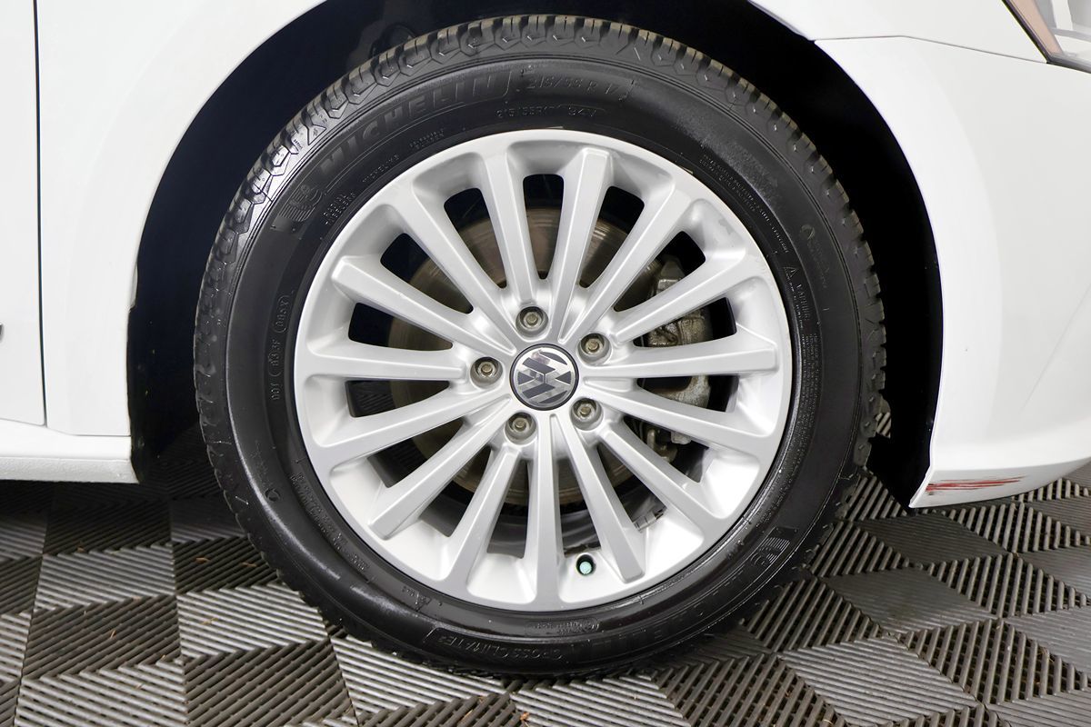 2016 Volkswagen Passat TDI SE photo 40