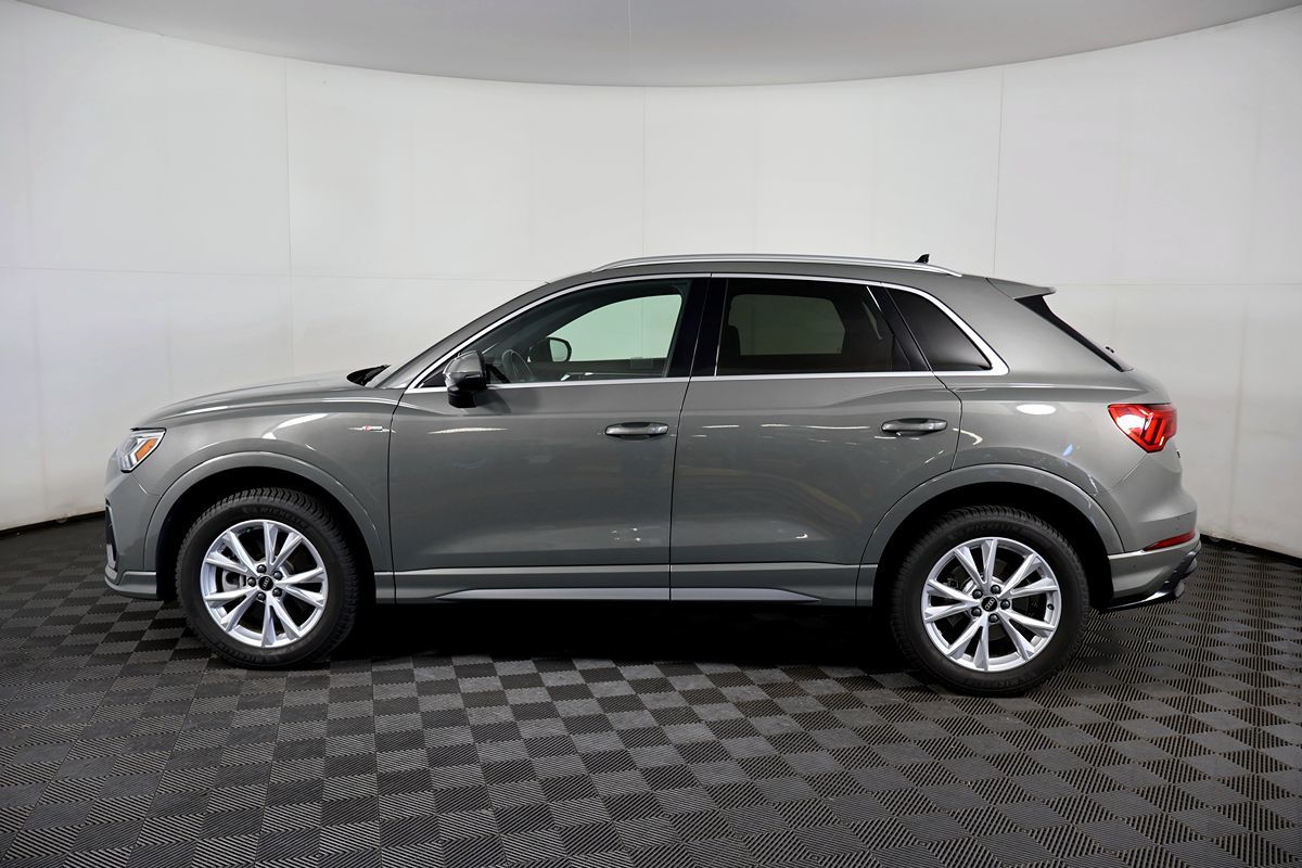2022 Audi Q3 S line Premium Plus 45 TFSI photo 8